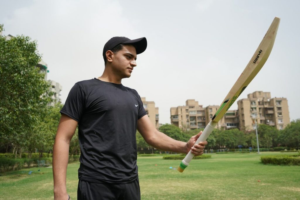 How to Properly Hold a Cricket Bat